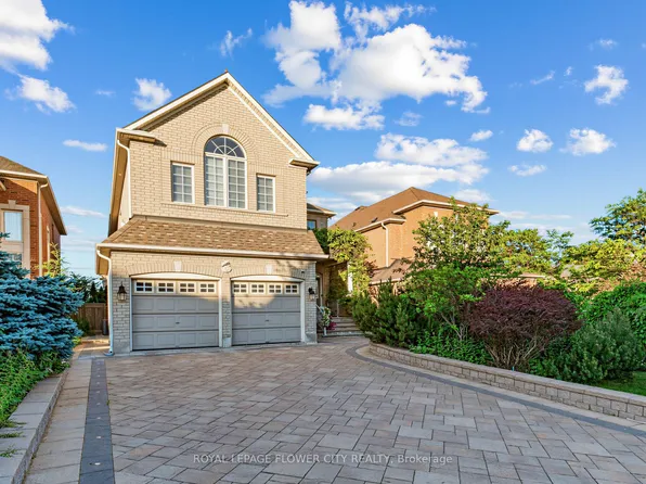 9 Arden Valley St, Richmond Hill, ON L4E 4J3