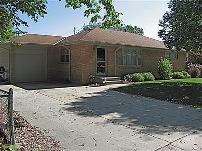 1st image of 930 Mahoney Dr