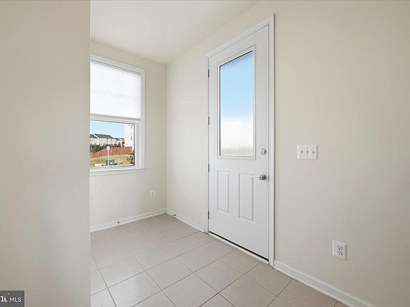5th image of 156 Solara Dr