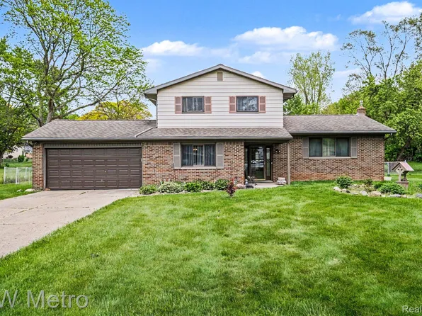 1148 Carter Dr, Flint, MI 48532