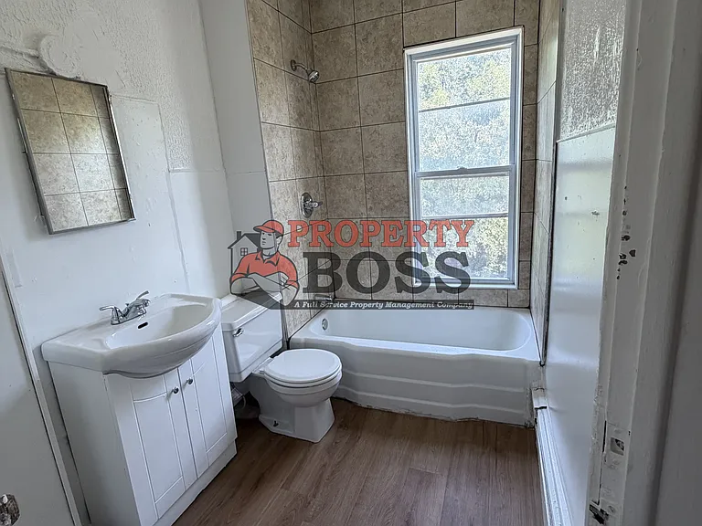 546 E 7th Ave — Photo 9