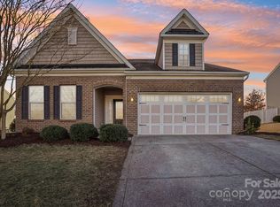 145 Chertsey Dr, Mooresville, NC 28115