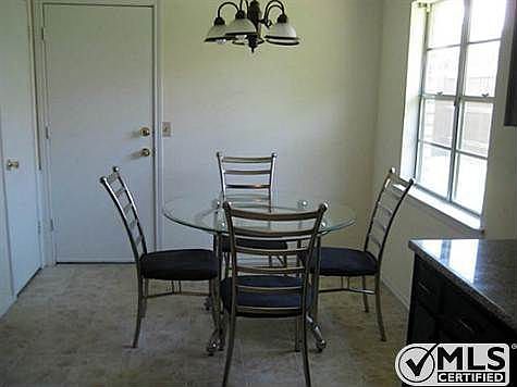 5th image of 1808 Westlake Dr