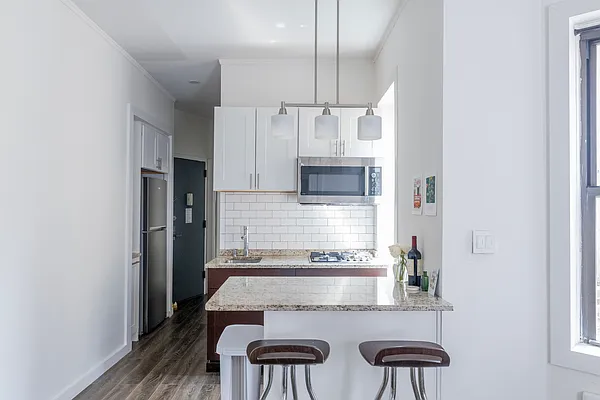 Rented by SERHANT. | media 12