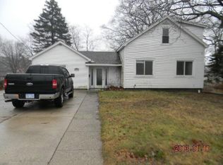 510 S Bear Lake Rd, Muskegon, MI 49445