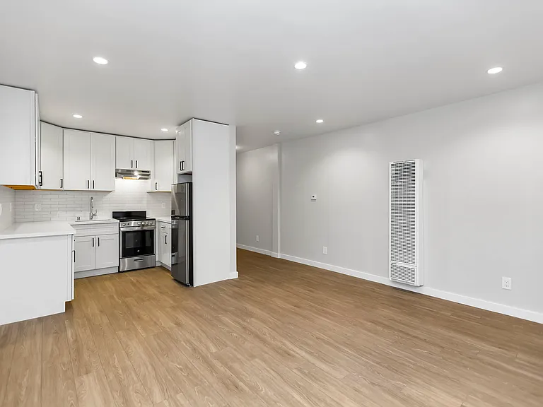 200 Arguello — Photo 6