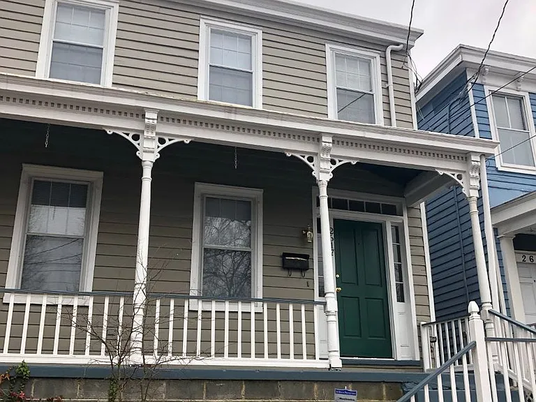 2617 E Clay St — Photo 2