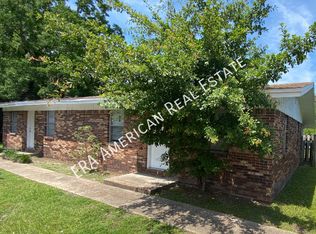 74 2nd Ave APT 8, Shalimar, FL 32579