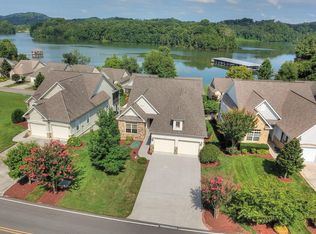 989 Rarity Bay Pkwy, Vonore, TN 37885