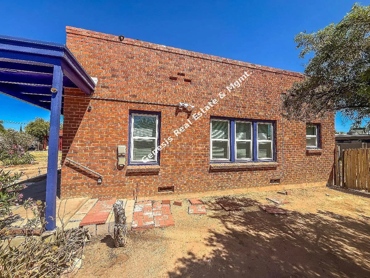 1 bed, 1.0 bath, 704 sqft, $950 — Photo 2
