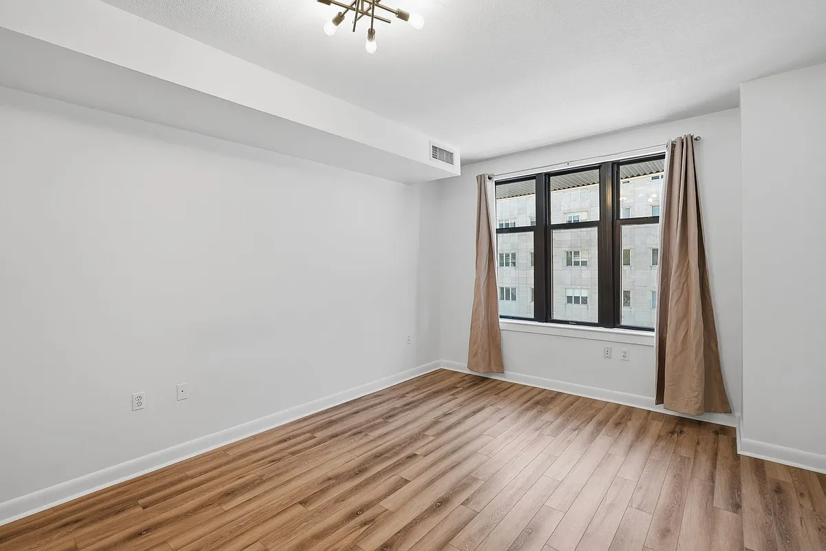Building Photo - 400 Massachusetts Ave NW #302