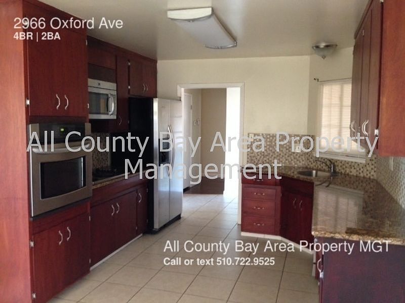 2nd image of 2966 Oxford Ave