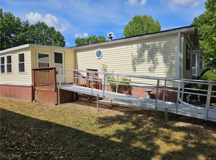 203 E St SW, Navarre, OH 44662