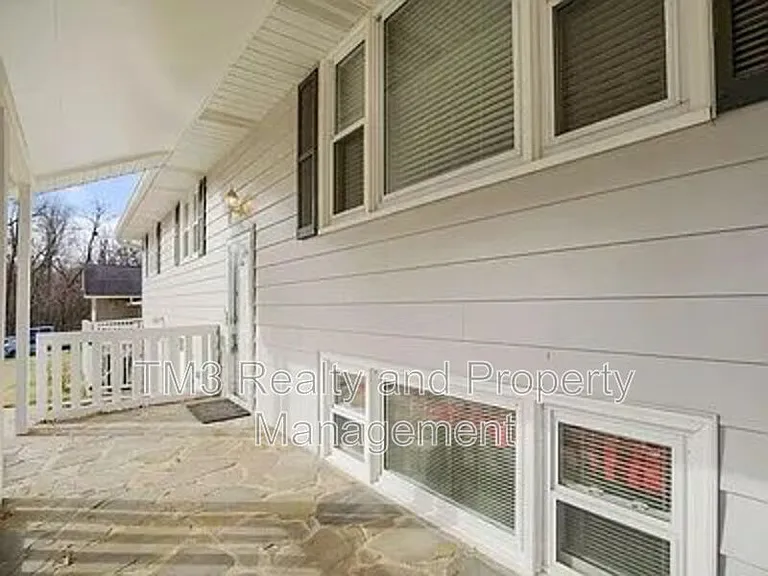 506 S 17th St — Photo 2