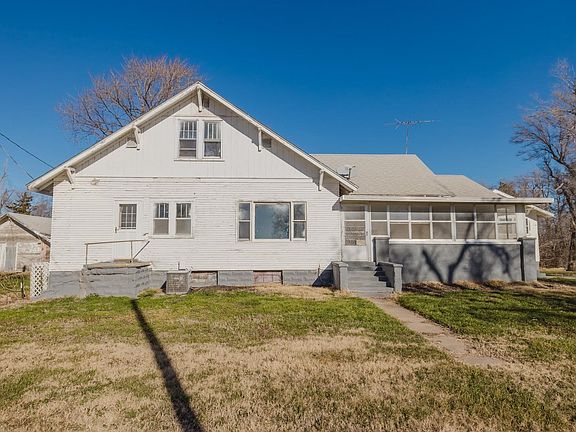 3rd image of 1490 NE 60th St