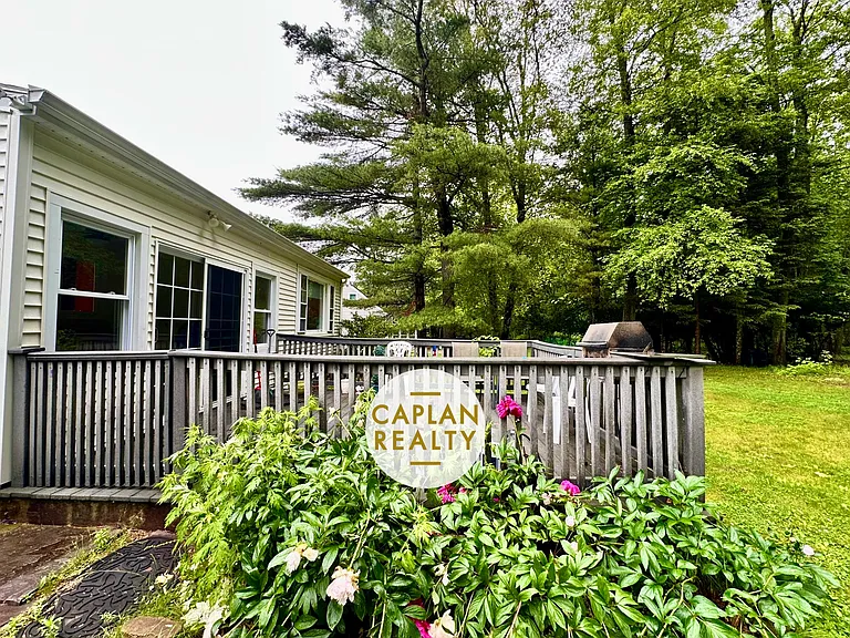 88 Curtis Dr — Photo 23