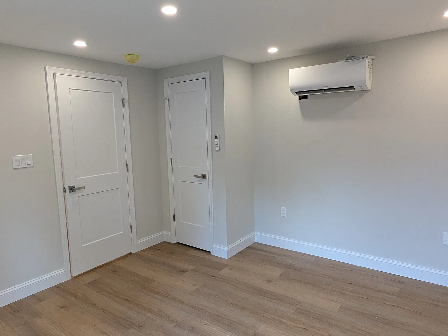 3 bed, 2100 sqft, $875 — Photo 4