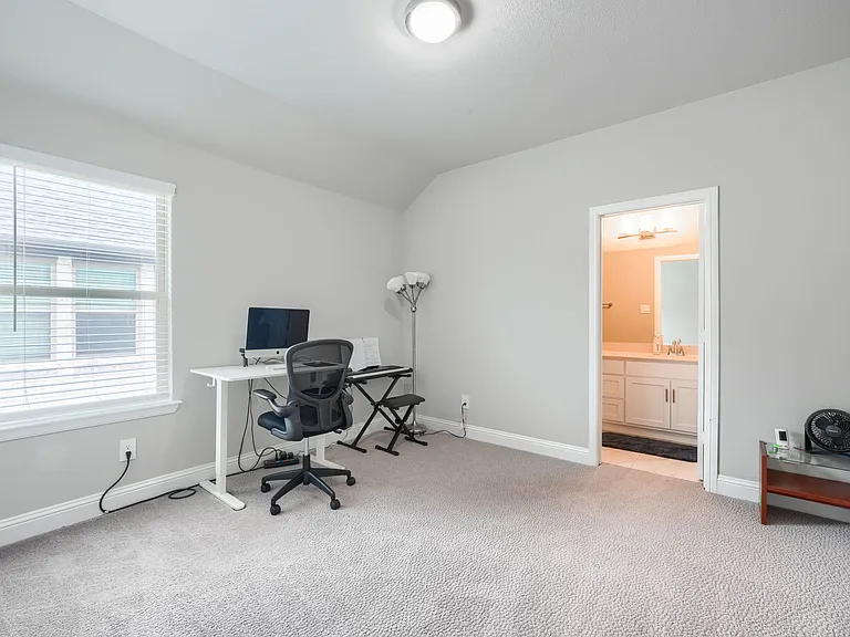 929 Newcastle Dr — Photo 31