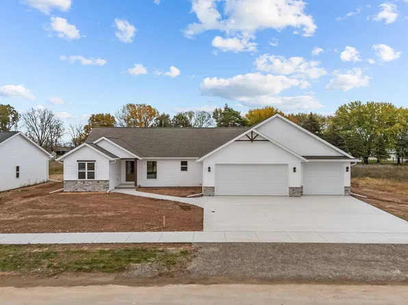 N8856 Galway Ln, Menasha, WI 54952