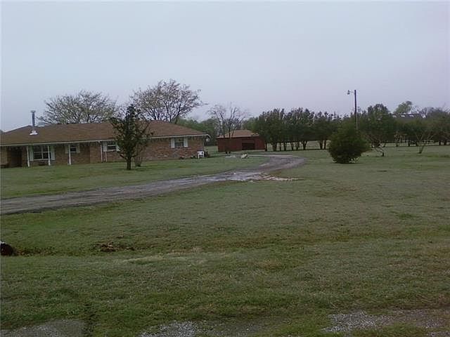 2nd image of 11 Maxwell Ln