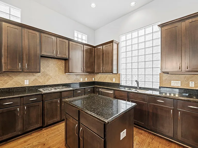 2413 Ralph St #9 — Photo 11