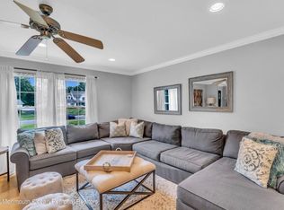 17 Peach Tree St, Jackson, NJ 08527