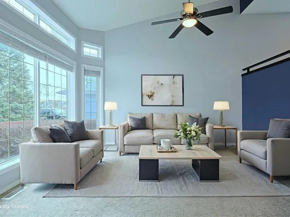 19 E Sunridge Cres NW, Airdrie, AB T4B 2G6