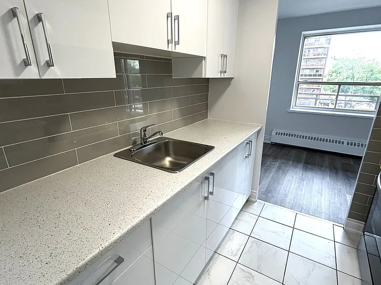 480 Maple Ave — Photo 11