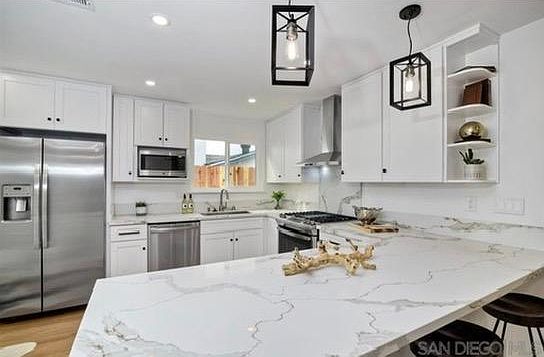 5th image of 2125 Montclair St