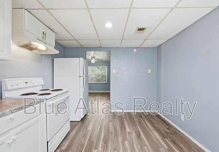 2215 Riverview Dr #B — Photo 4