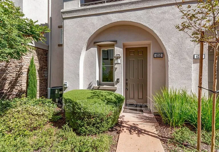 4252 Mission Ranch Way — Photo 4