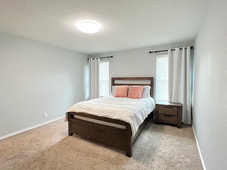 8922 Bowen Br — Photo 4