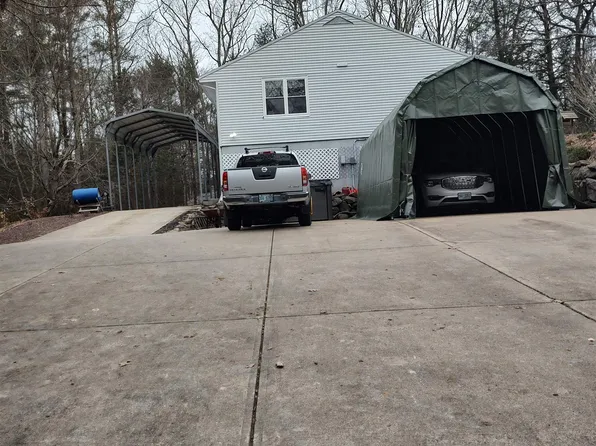 62 Crawley Falls Road, Brentwood, NH 03833