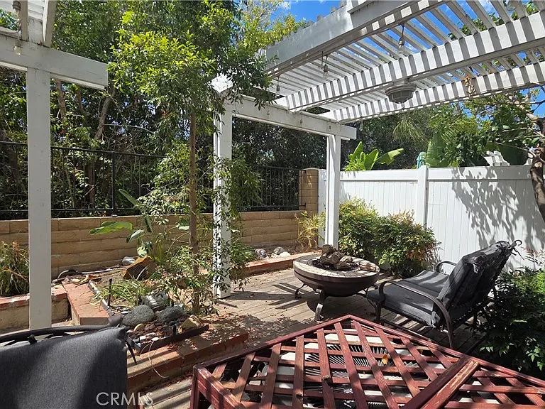 22141 Newbridge Dr — Photo 2