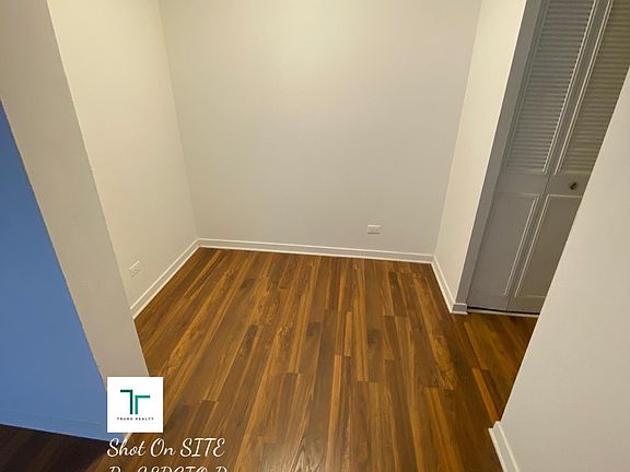 2nd image of 736 W Buena Ave #2