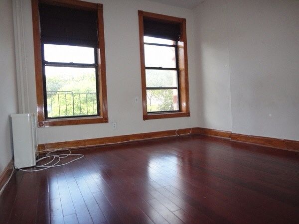 2nd image of 230 E 26th St APT 4D