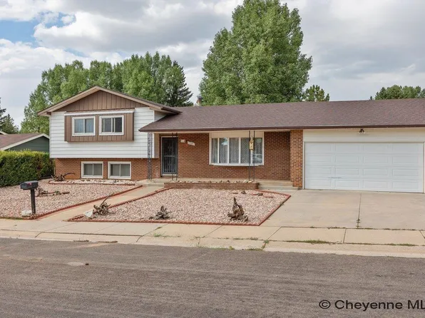 1521 W Hill Rd, Laramie, WY 82072