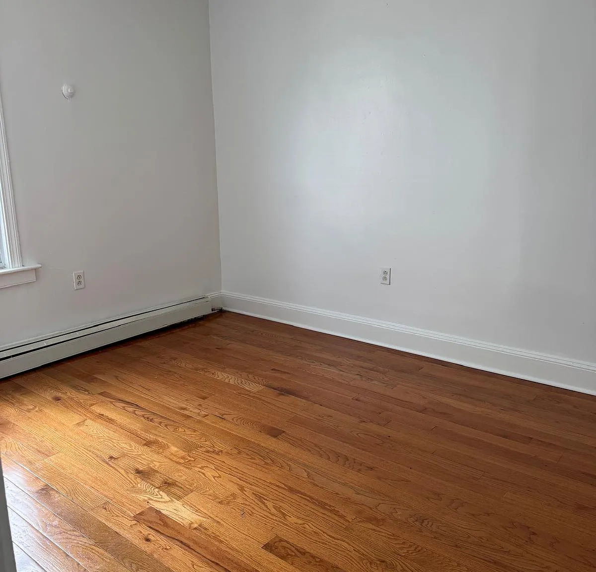 4 bed, 1100 sqft, $1,750 — Photo 2