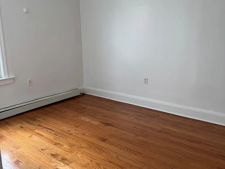 32 Walnut Ave #2 — Photo 2