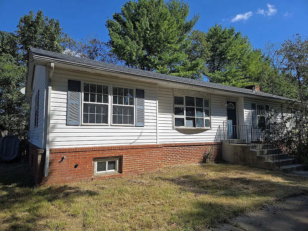 6304 Leapley Rd photo 1