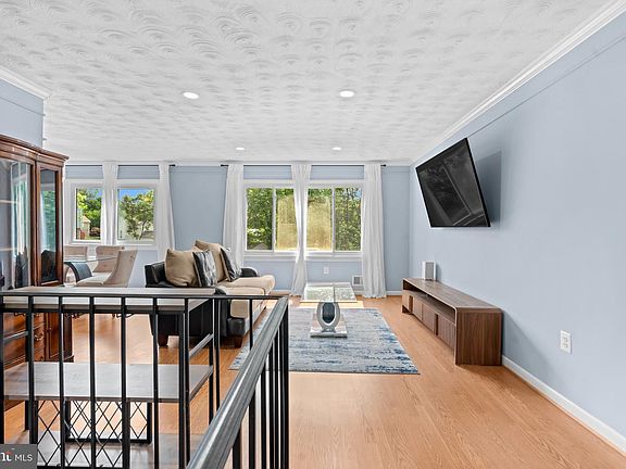 4th image of 9004 Mill Ct