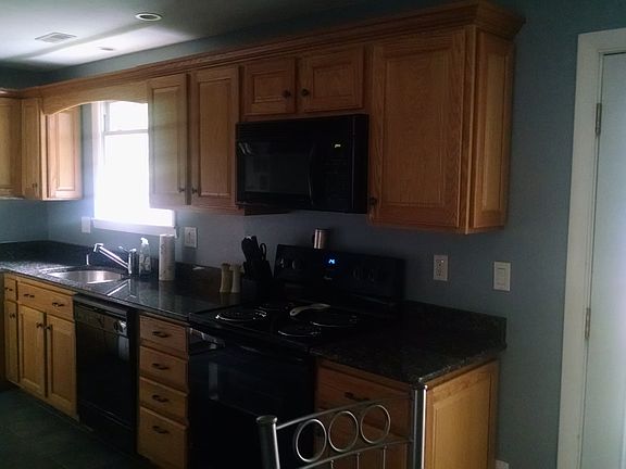 UPGRADED KITCHEN, STAINLESS, GRANITE