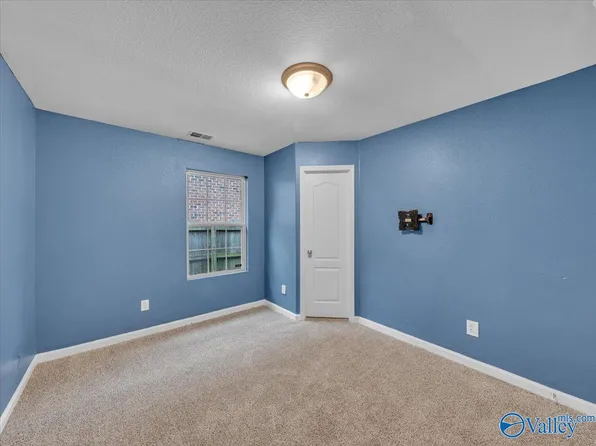 202 Green Garden Dr, Harvest, AL 35749