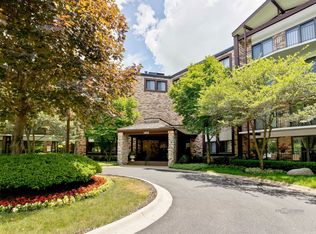 1400 N Yarmouth Pl APT 103, Mount Prospect, IL 60056