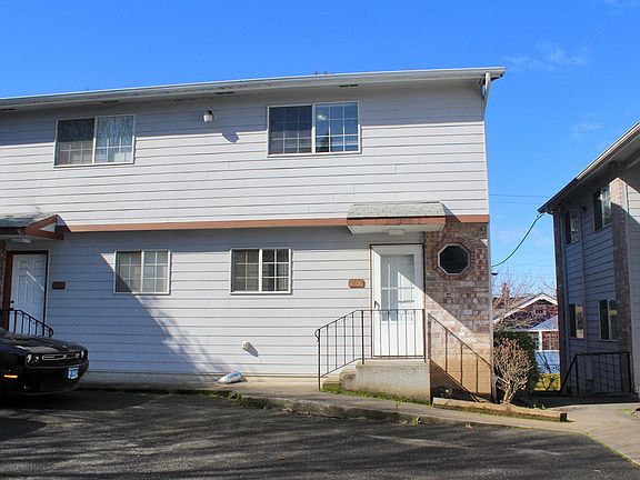 5th image of 4604-4650 NE Hancock St #4608