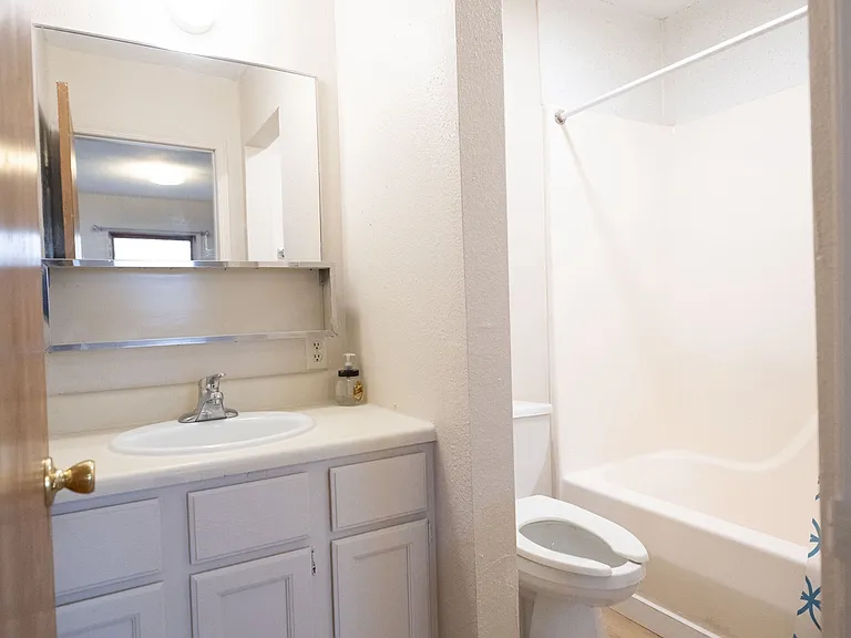 213 Neosho St #A — Photo 7