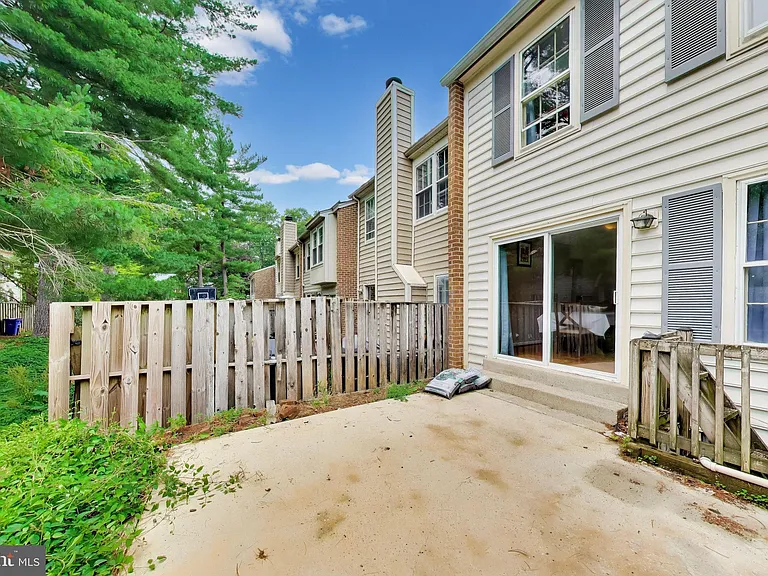10075 Maple Leaf Dr — Photo 10