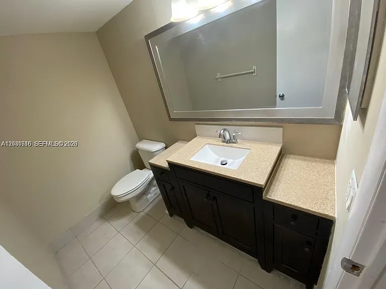 721 N Pine Island Rd #304 — Photo 7