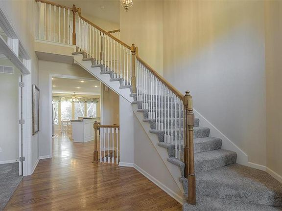 4th image of 14110 Parkhill St