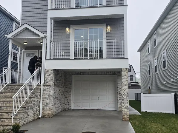 135 N 15th St, East Orange, NJ 07017